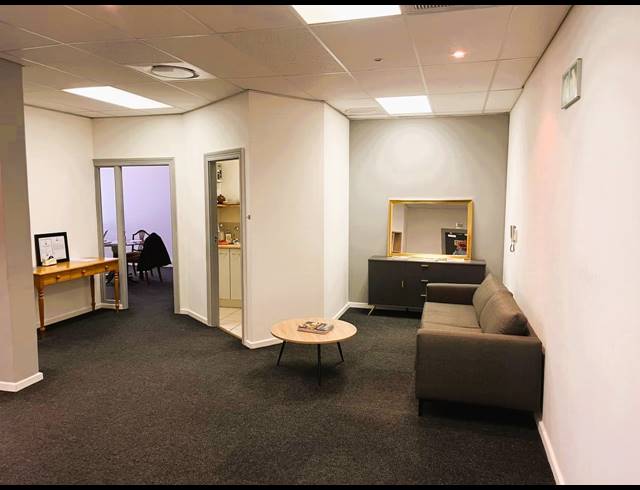 93M² OFFICE TO LET IN WESTLAKE